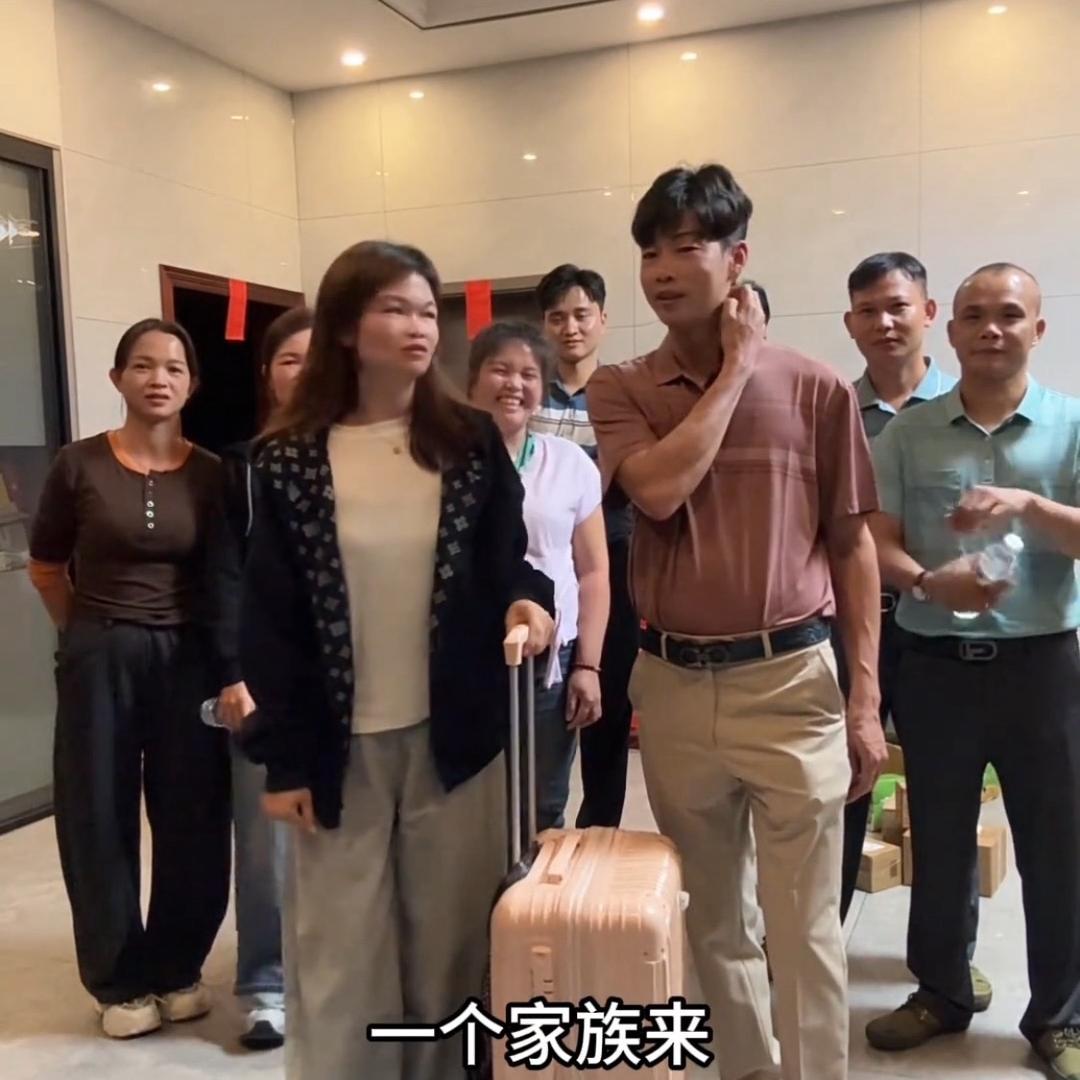 晓愉&大嫂直播日常返场