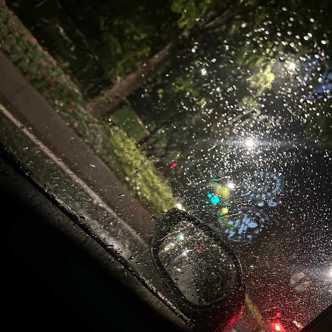 雨也听说过爱意