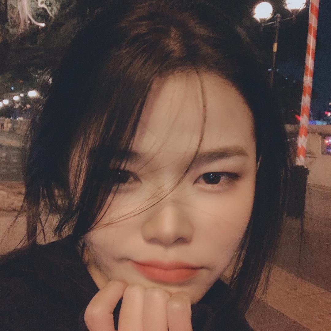 在市场的JUN
