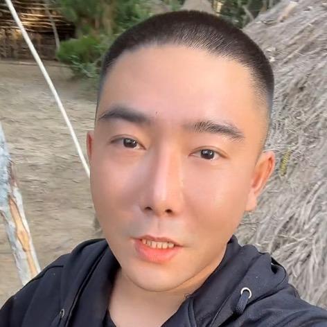 爱探险的李忆