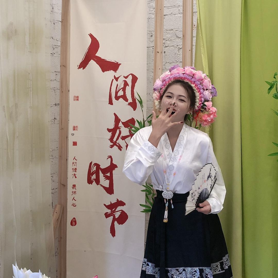 小铃干饭了