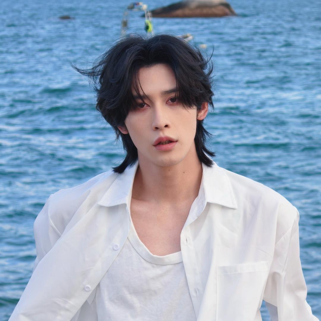 申浩男