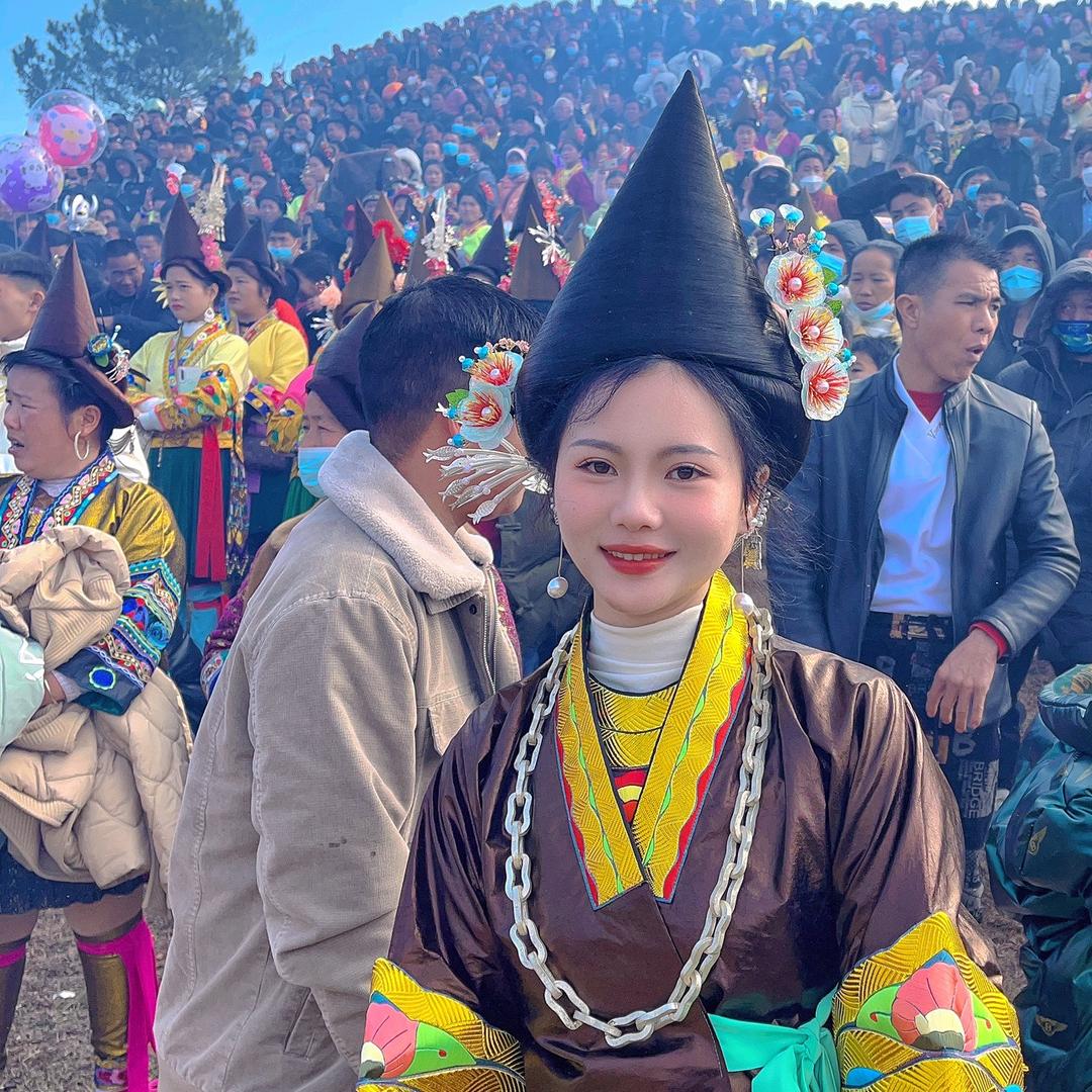 苗家妹《兰花》