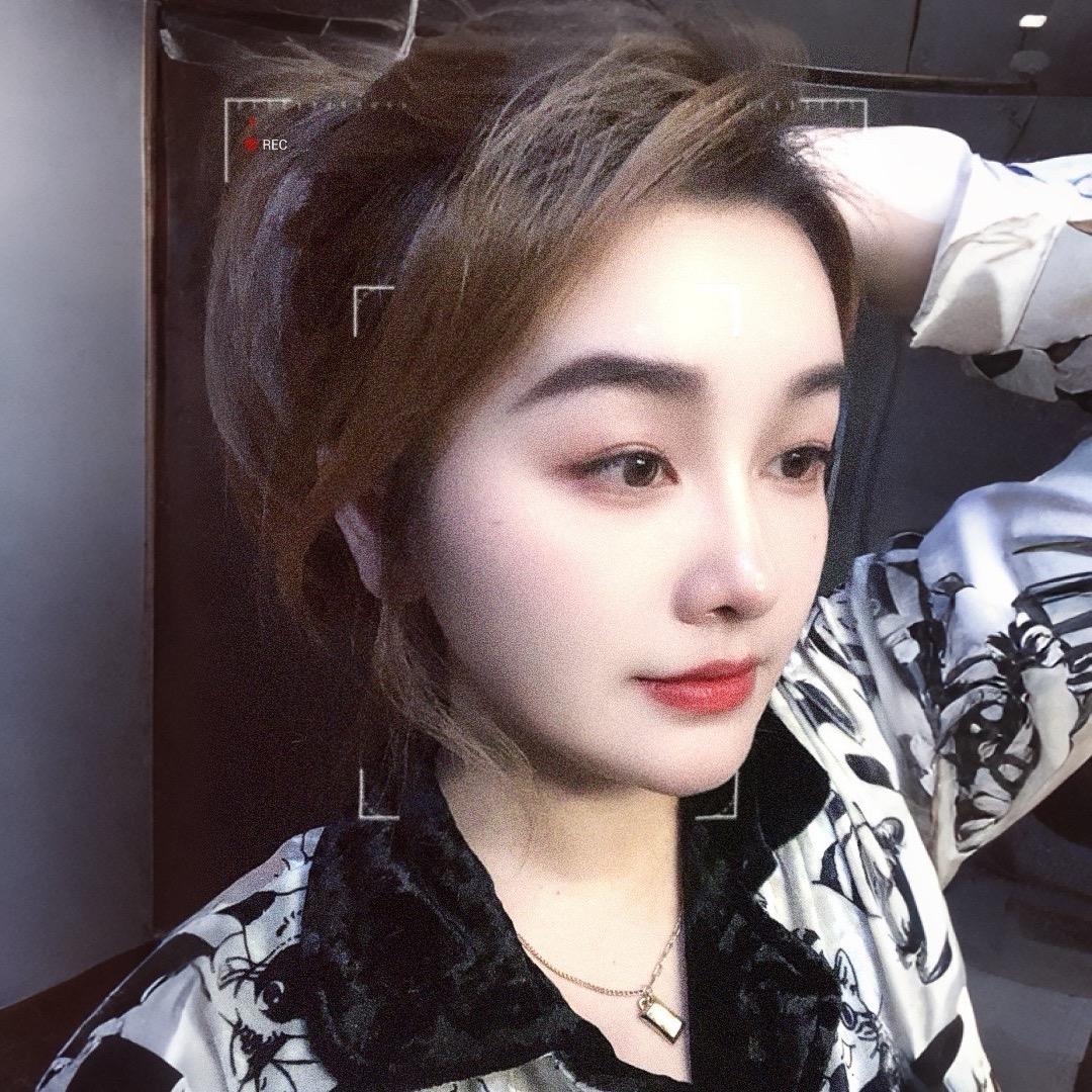 娜娜@
