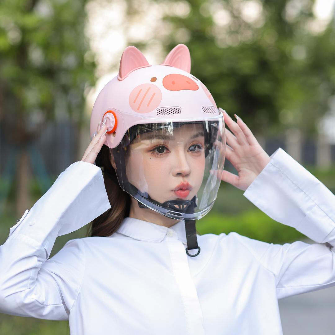 周小哲头盔