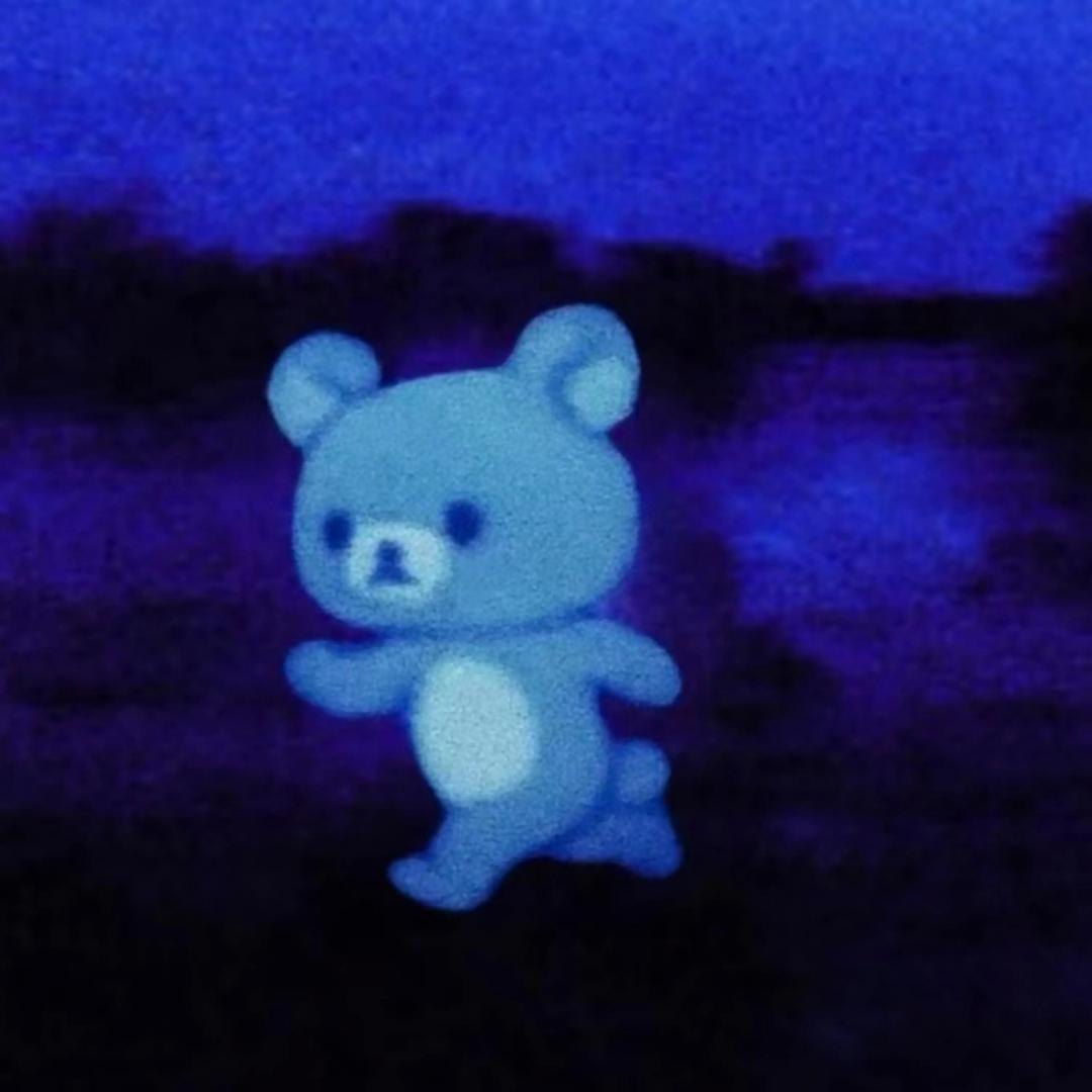 近水楼台先得月