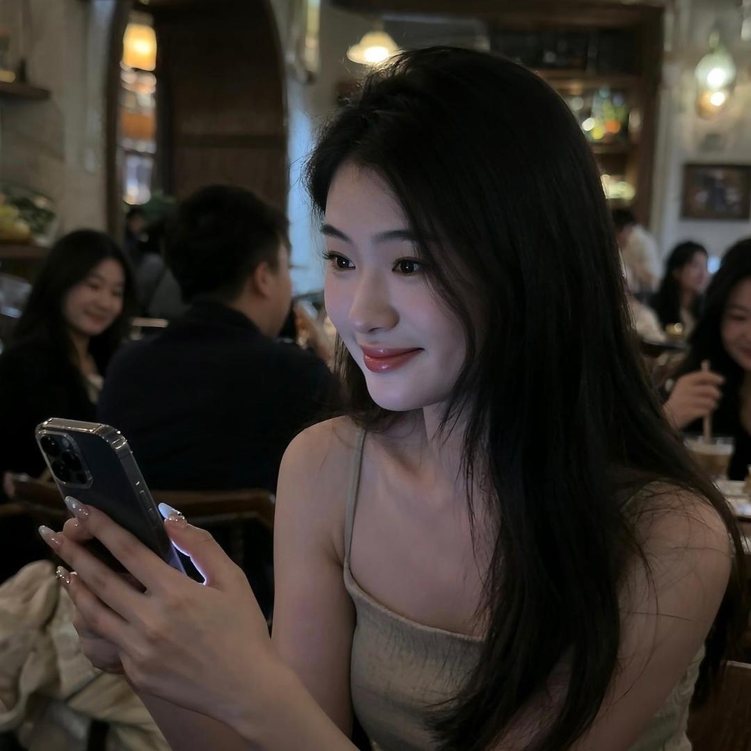 雅雅.