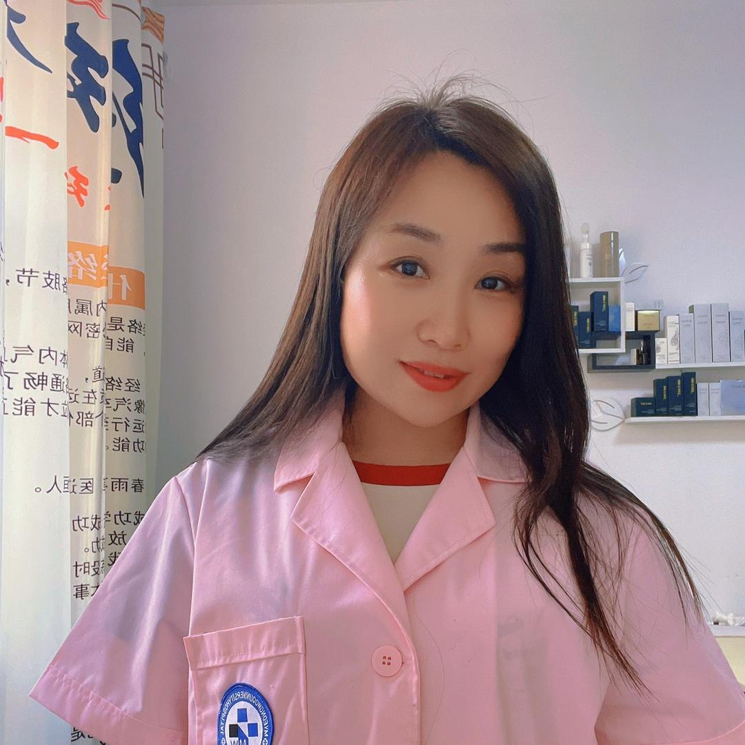 张馨月