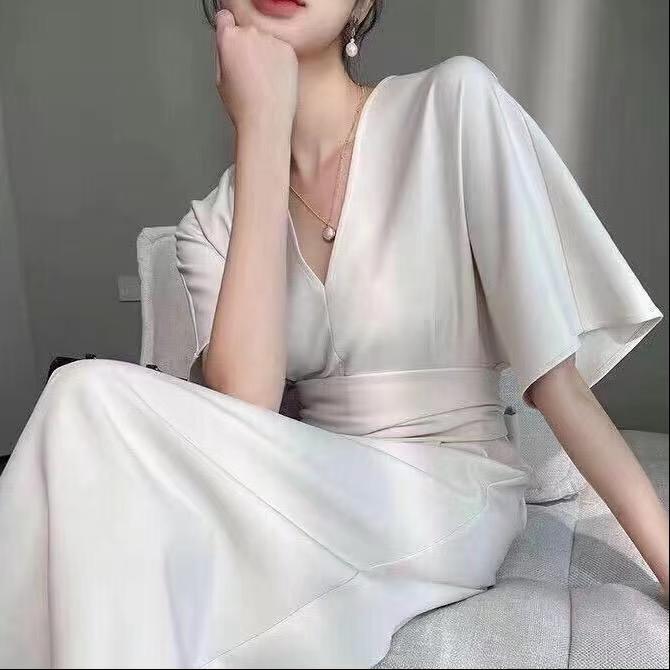 靓妹睡衣