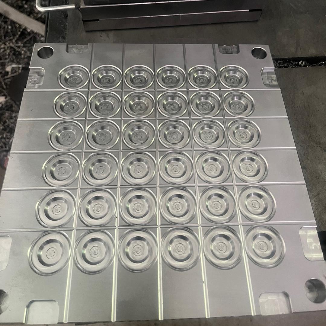 泓旭硅橡胶模具厂