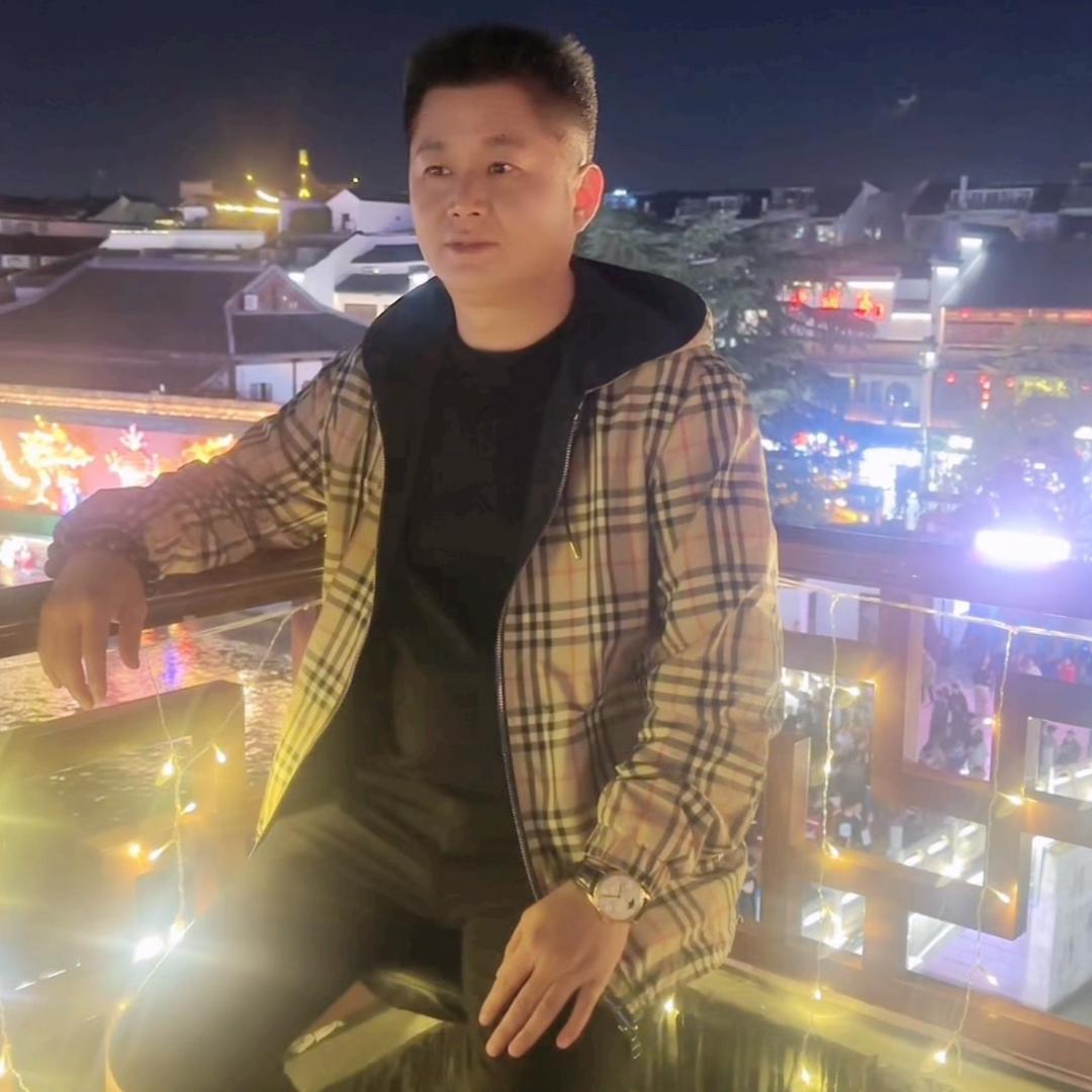 地摊大排档创始人丁炮