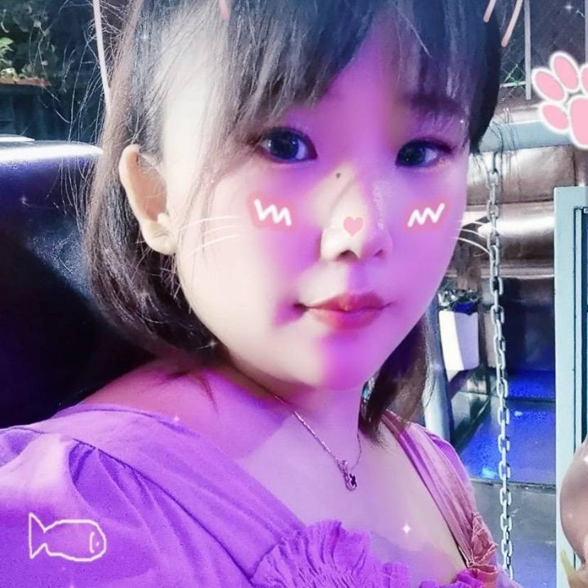 小丁很爱笑