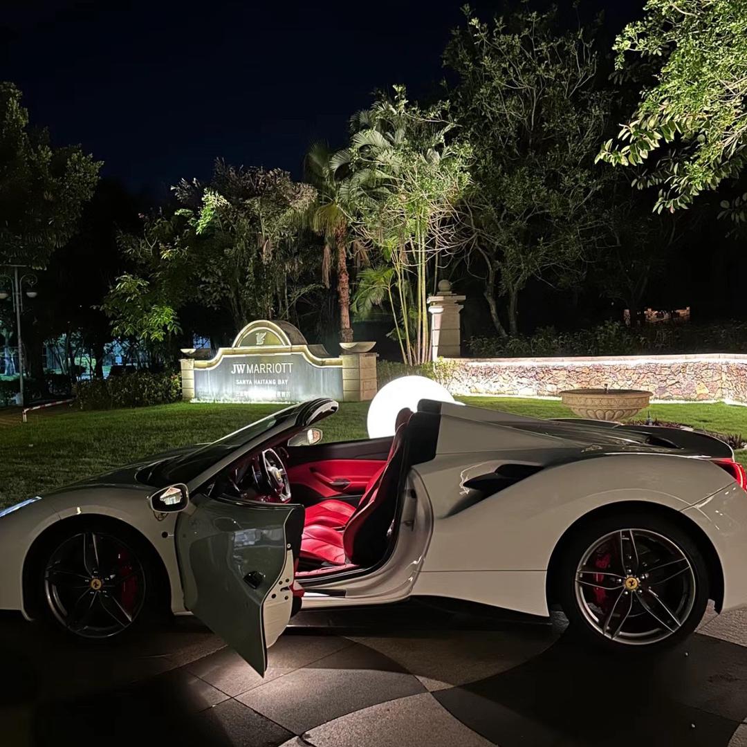 做潮牌T恤的高姐（男女同款）