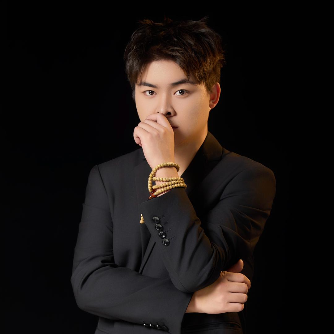 威娜之约万达主理人 希言