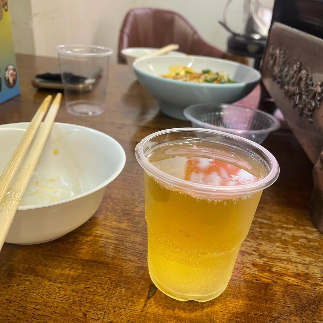 燕子飞得选