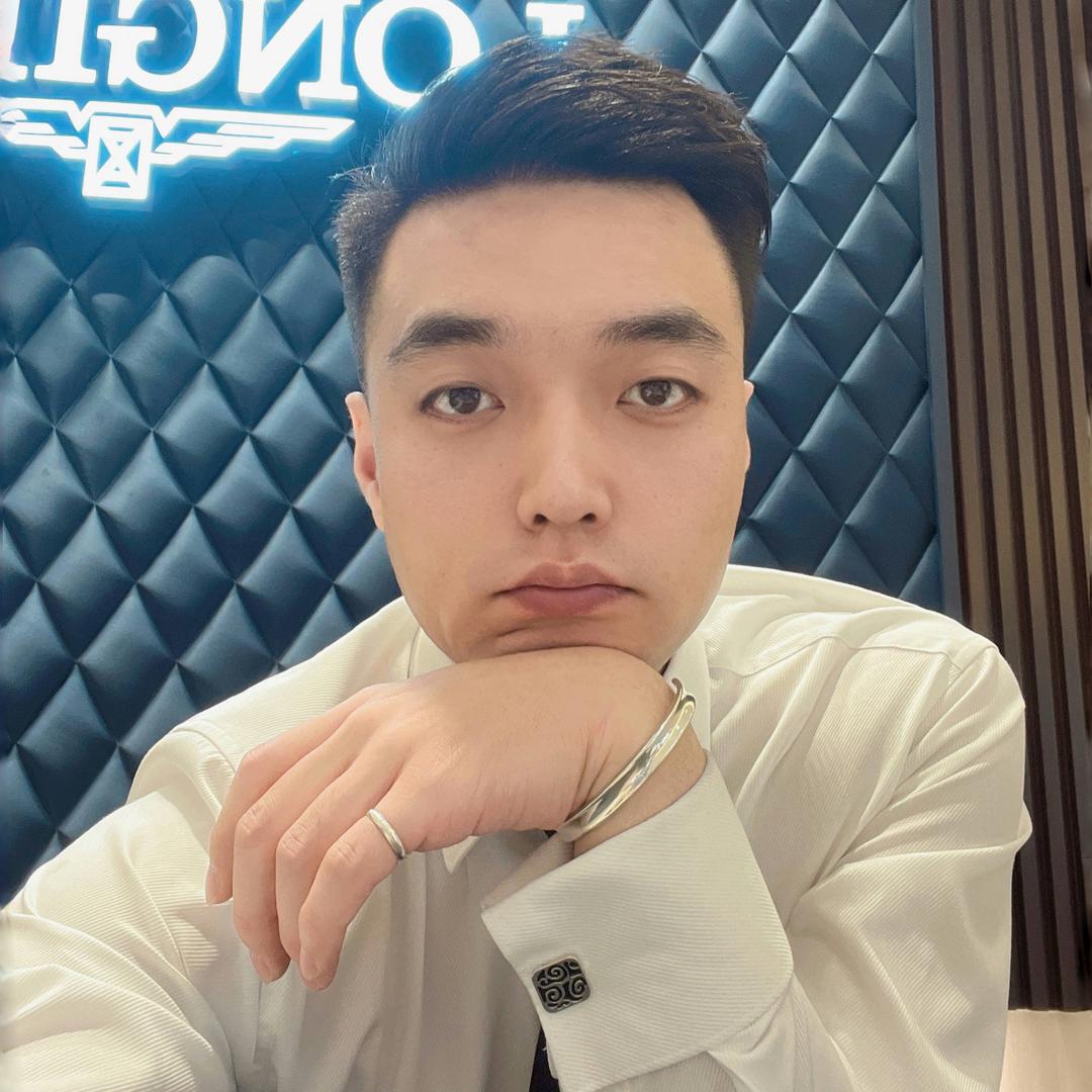 呼和浩特摩尔城浪琴-丁泽宇