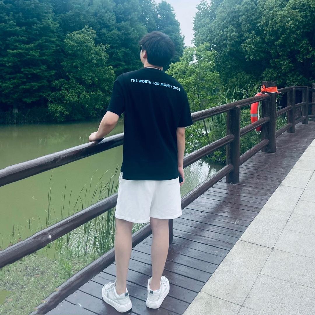 白𝑊𝑎𝑡𝑒𝑟