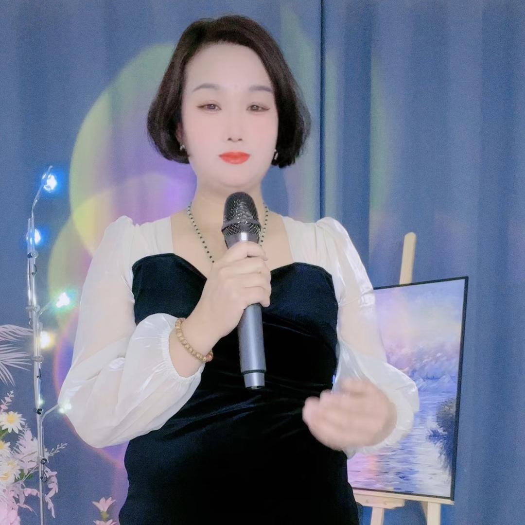 莹莹爱唱歌