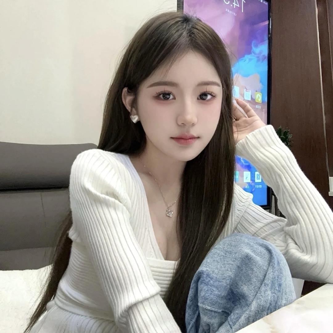 小彤彤/看房咨询