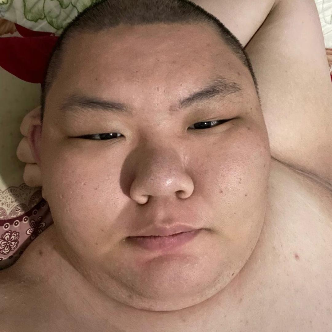 忧郁的帅哥
