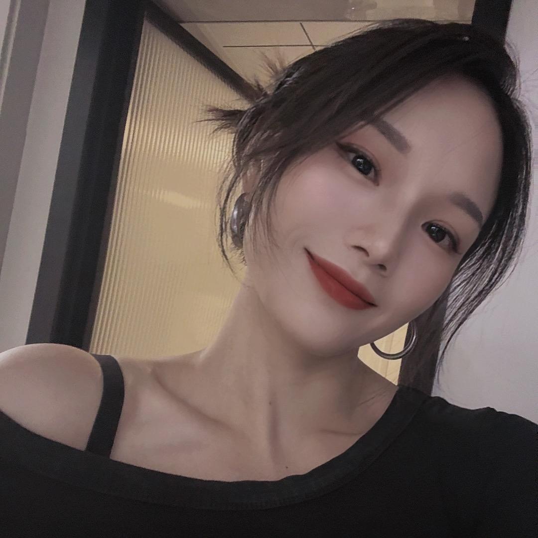 邹邹 💋Young💃