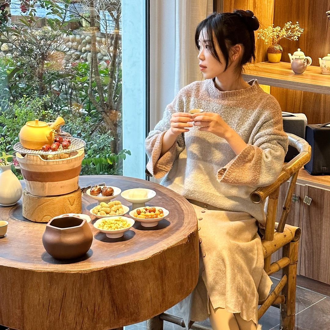 小蒋上茶