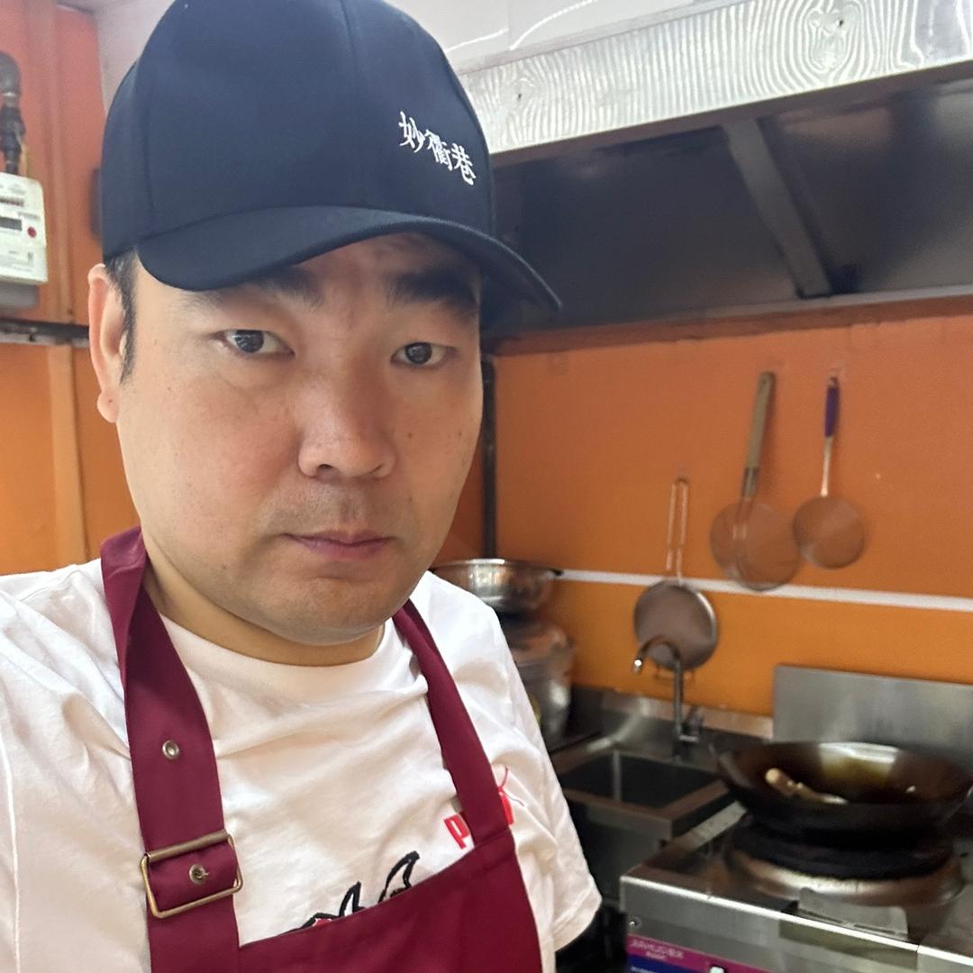 在江山做衢州鸭头的大舒