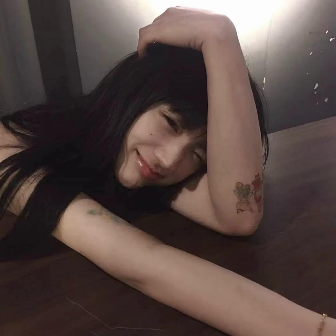 最初