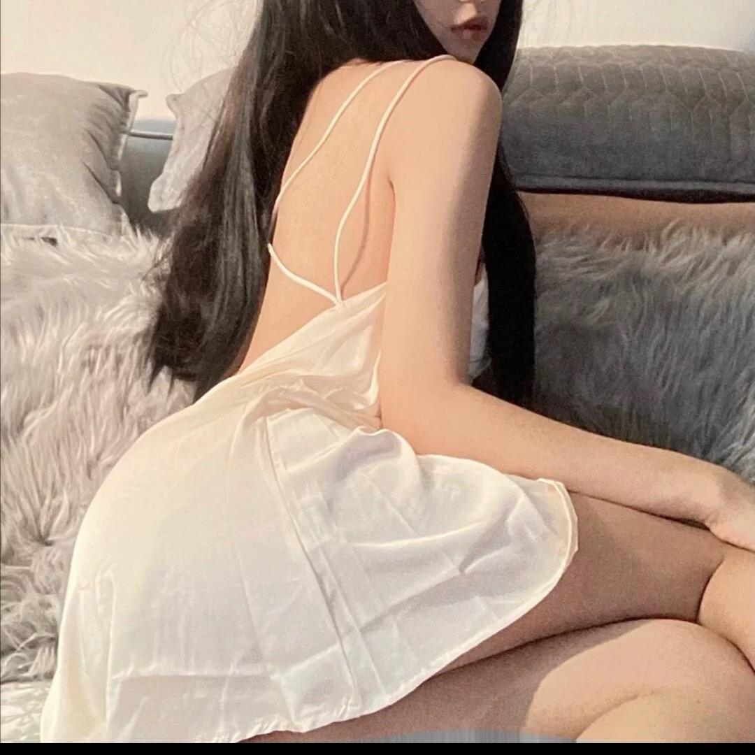 念念.