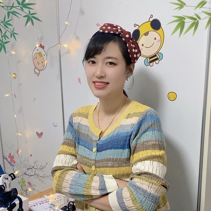 小鱼水中游