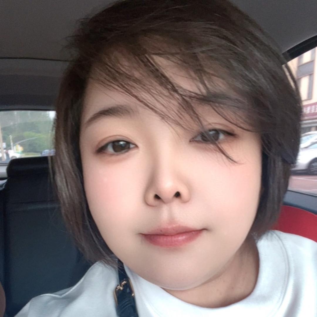 韩默默默吖