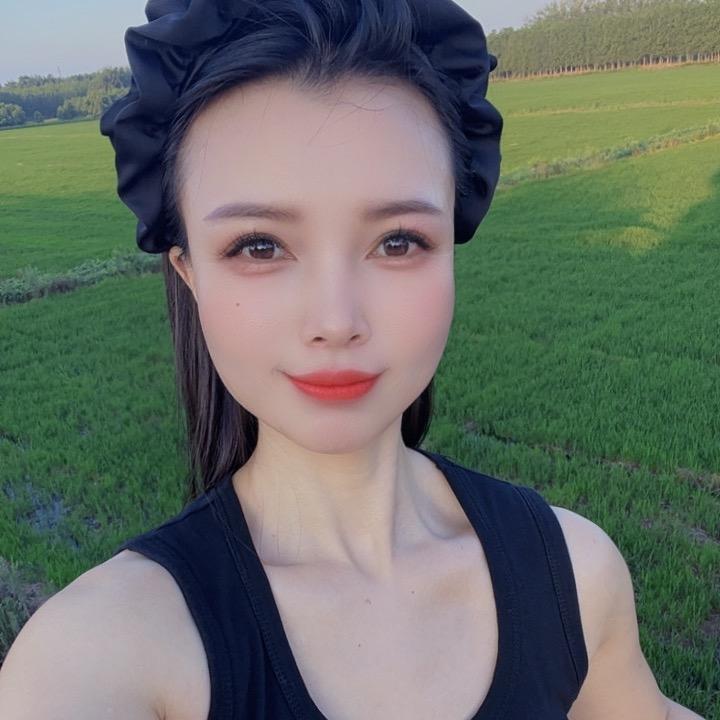 小芹芹爱臭美