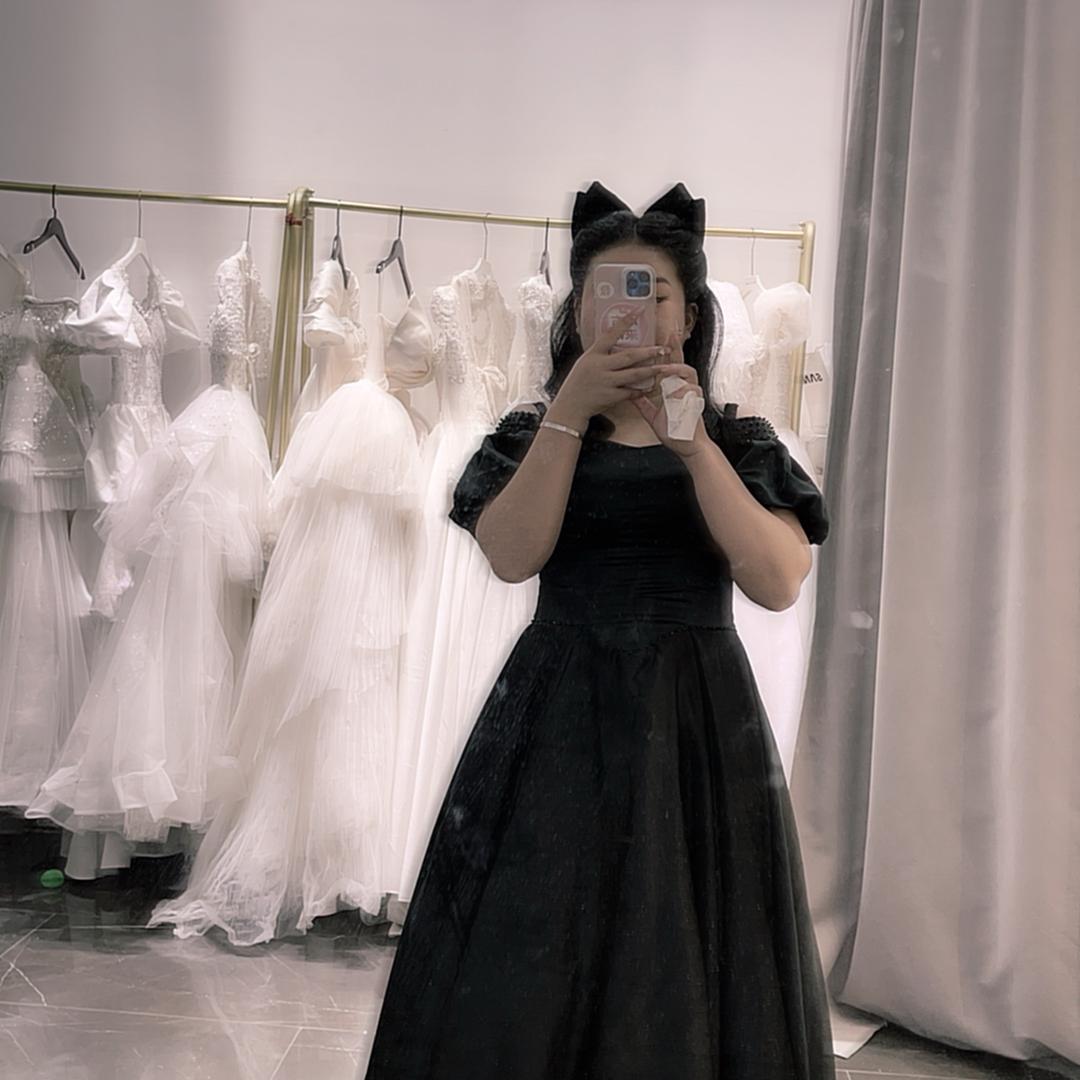 婷婷。