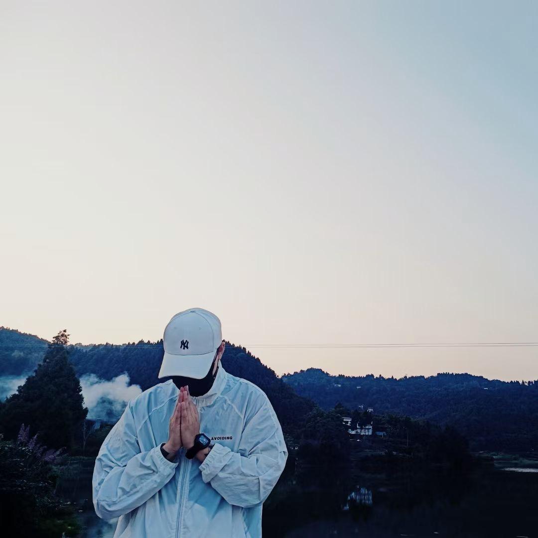 初一💛