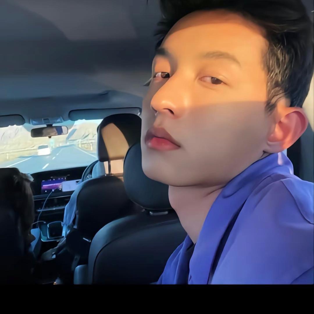 佬头　　　　　　 🪳