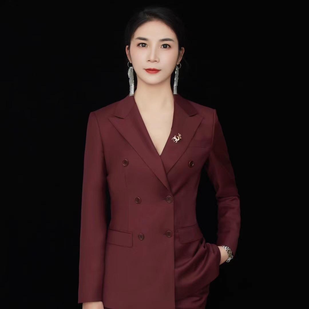 周周（英尚西装定制）