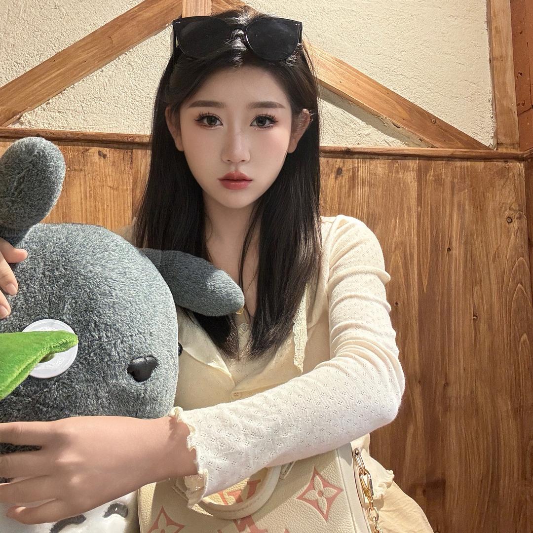 婷。