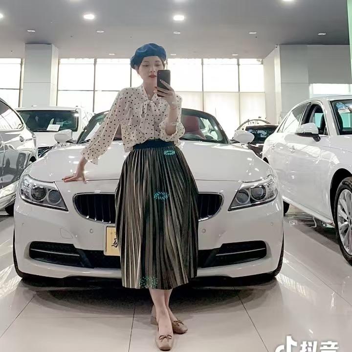 一米5的老板娘