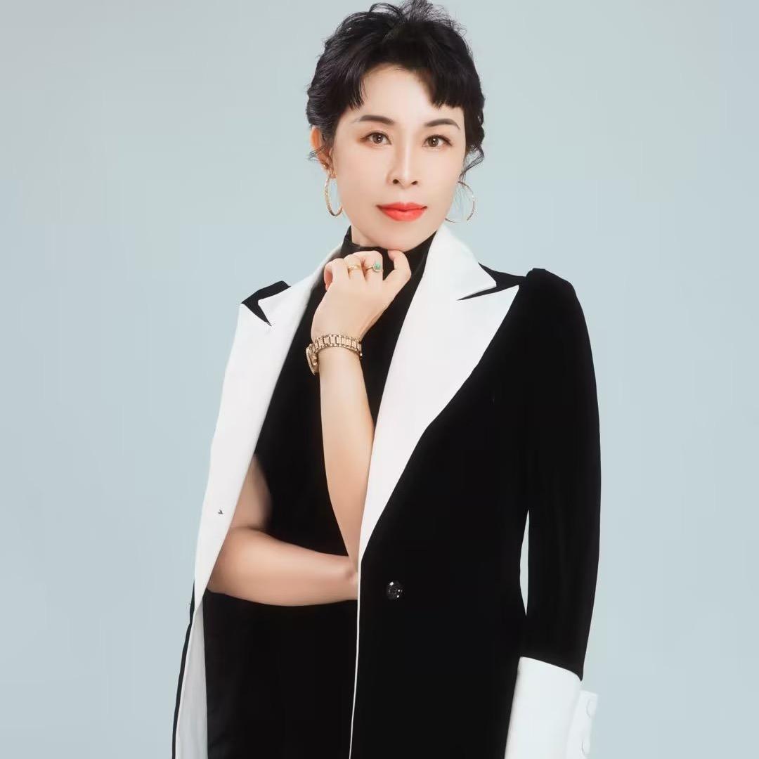 润娜财韵美妆阁