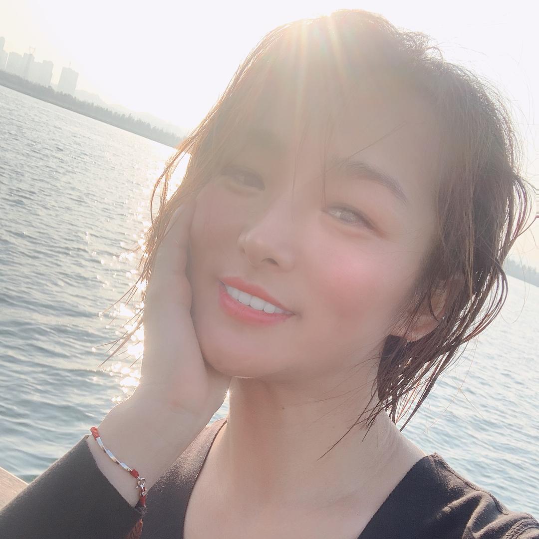 爱游泳的小云