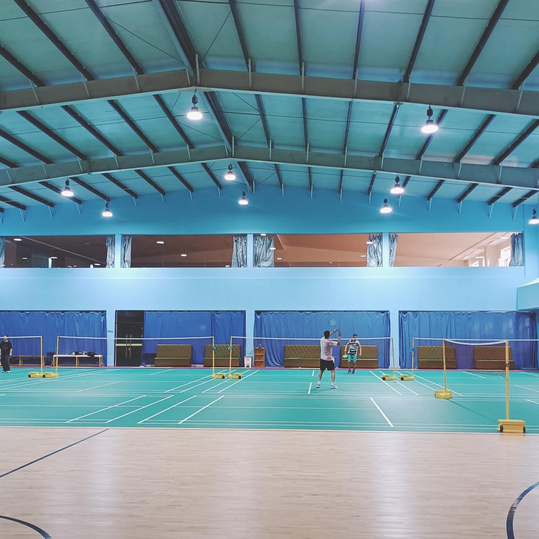 易健羽毛球篮球馆