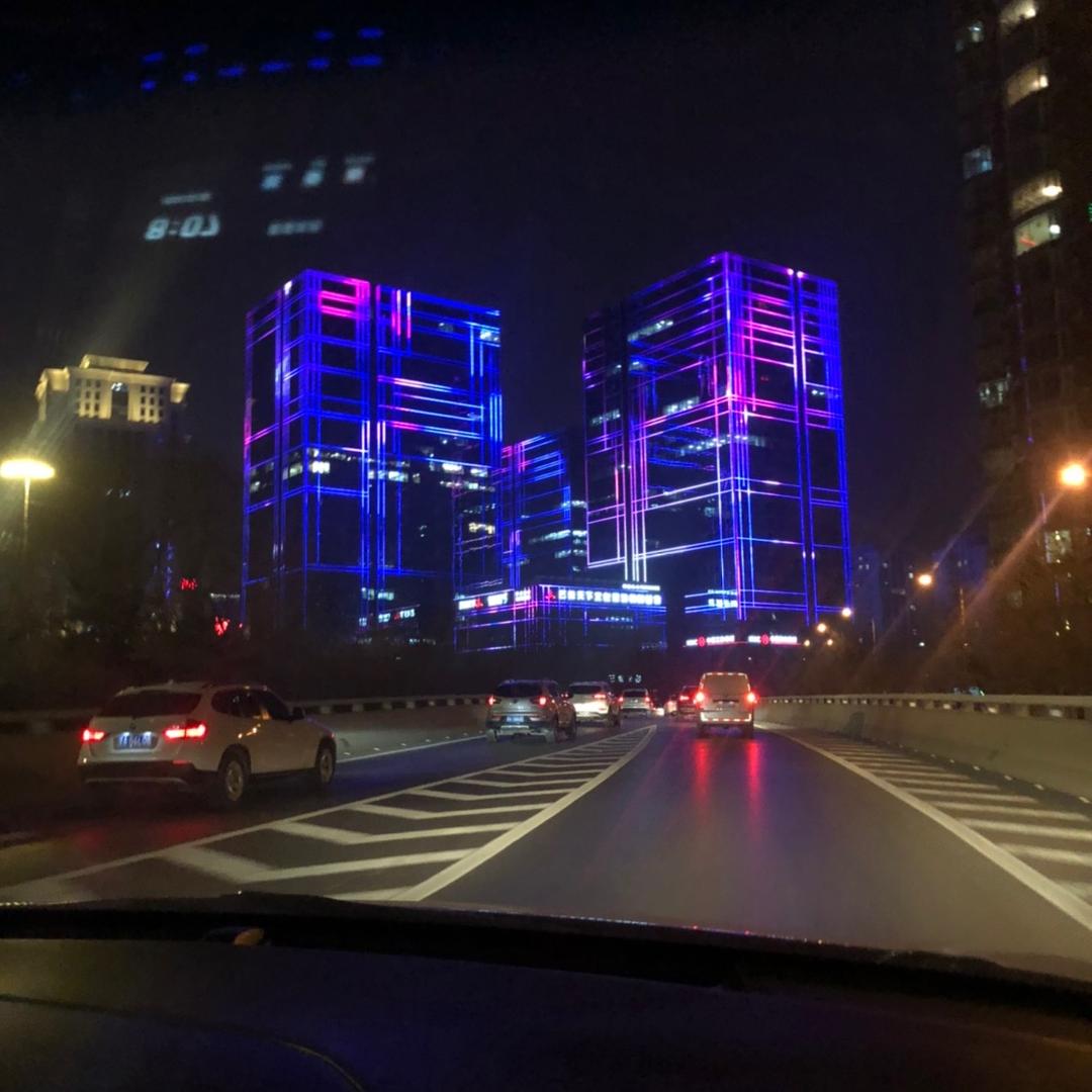 老成都串串香火锅～小梁