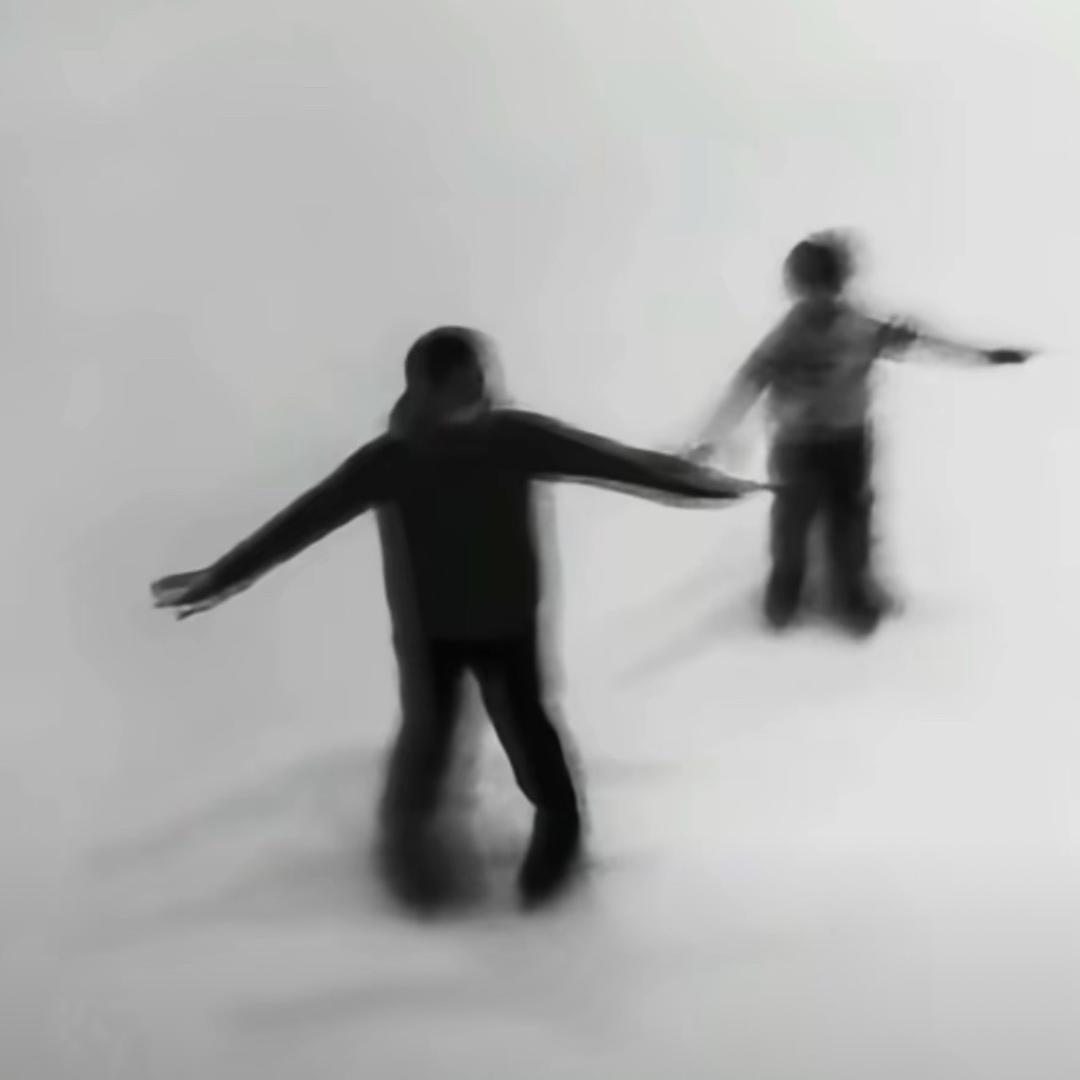 东·
