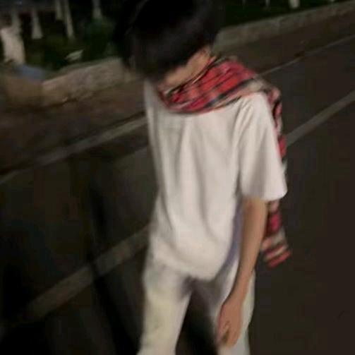 老公为养小3背着小4在外做0被小5发现