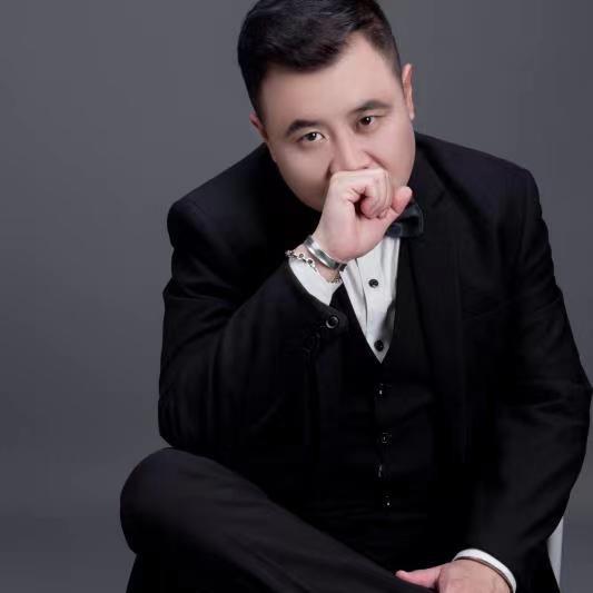 朝阳大鹏私人定制美学公社创始人兰大鹏