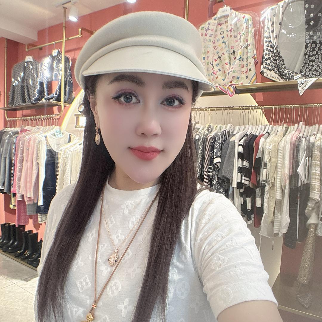 哈尔滨莹姐高奢女装店