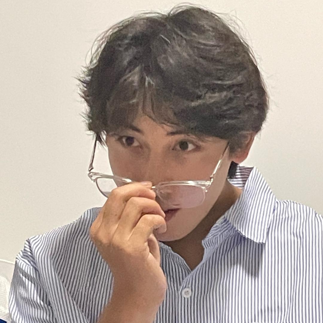 张不emo