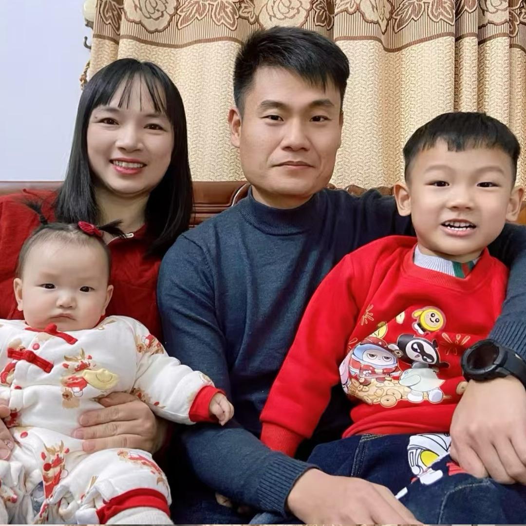 少女昕姐带娃中