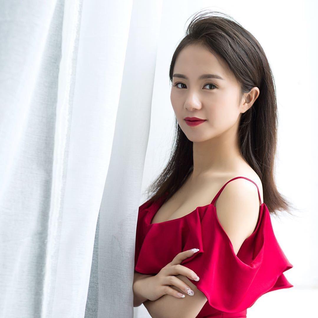 吃露水的小仙女