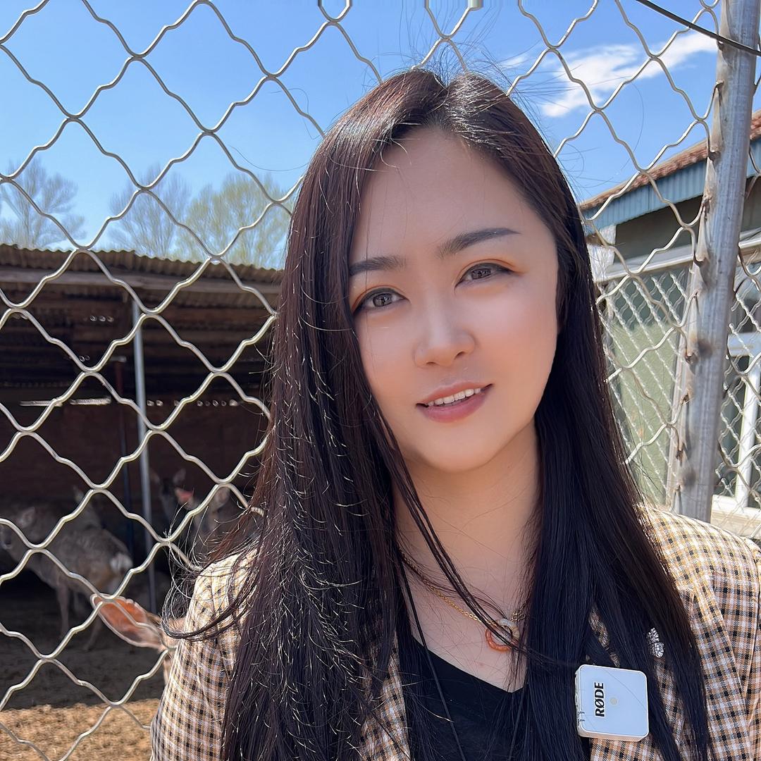 小花养了好多鹿